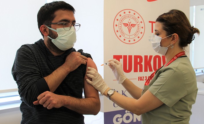 Yerli aşı TURKOVAC'a vatandaşlardan yoğun ilgi
