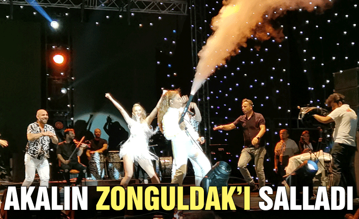 Ünlü sanatçı Demet Akalın Zonguldak'ta konser verdi